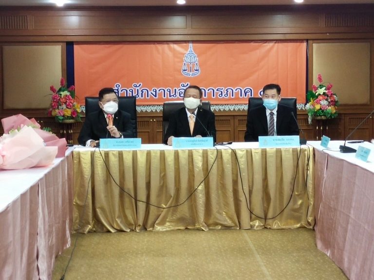 คณะตัวแทนอดีตลูกจ้างโรงแรมดาราเทวี เข้าพบอธิบดีอัยการภาค ๕ อัยการพิเศษฝ่ายคุ้มครองสิทธิฯ ภาค ๕ และอัยการจังหวัดเชียงใหม่ เพื่อแสดงความขอบพระคุณในการติดตามและเร่งรัดการดำเนินคดี