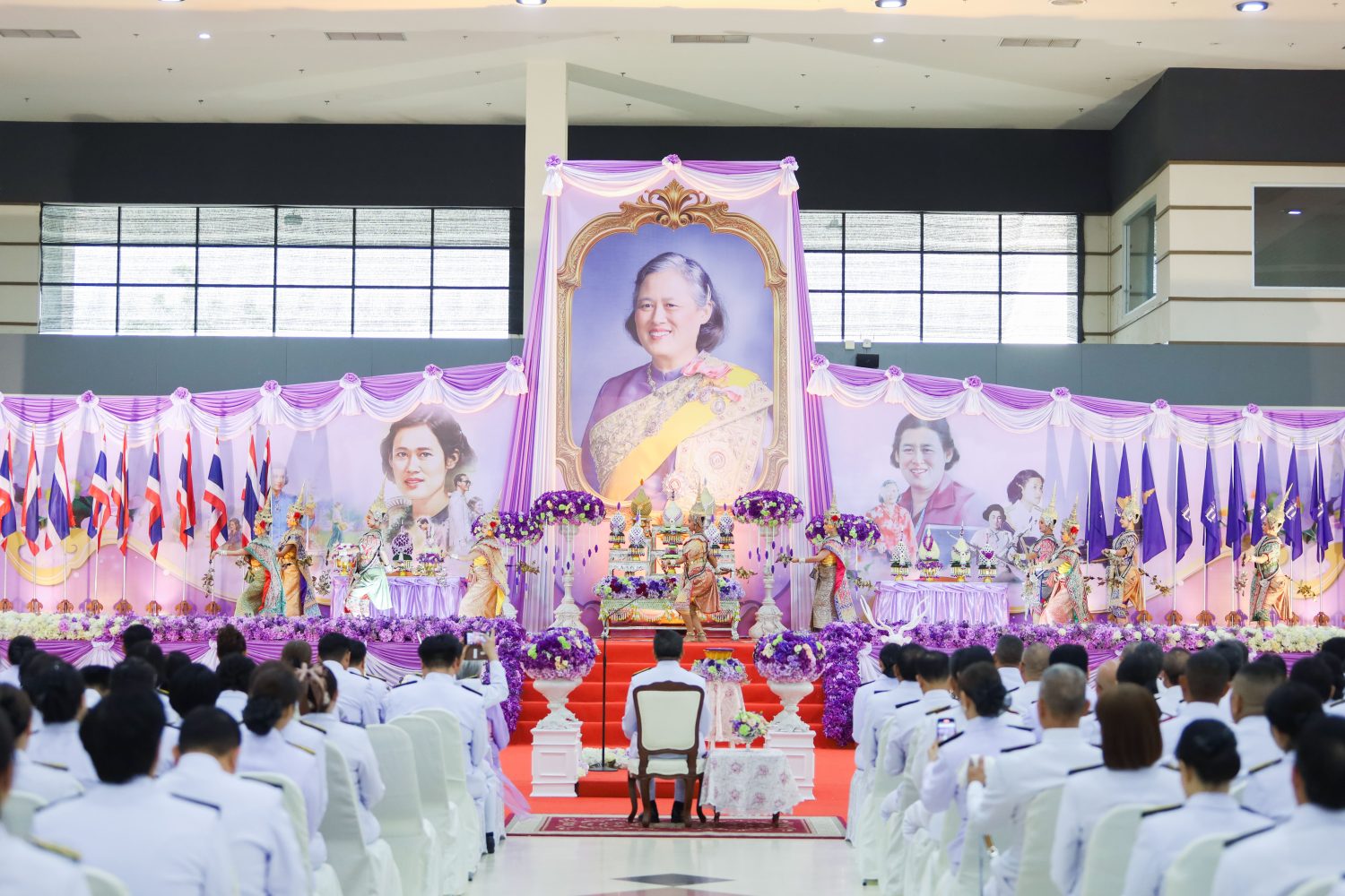 สำนักงานอัยการภาค ๕ มอบหมายผู้แทน ร่วมกิจกรรมเฉลิมพระเกียรติสมเด็จพระกนิษฐาธิราชเจ้า กรมสมเด็จพระเทพรัตนราชสุดา ฯ สยามบรมราชกุมารี เนื่องในโอกาสวันคล้ายวันพระราชสมภพ และวันอนุรักษ์มรดกไทย ๒ เมษายน ๒๕๖๘