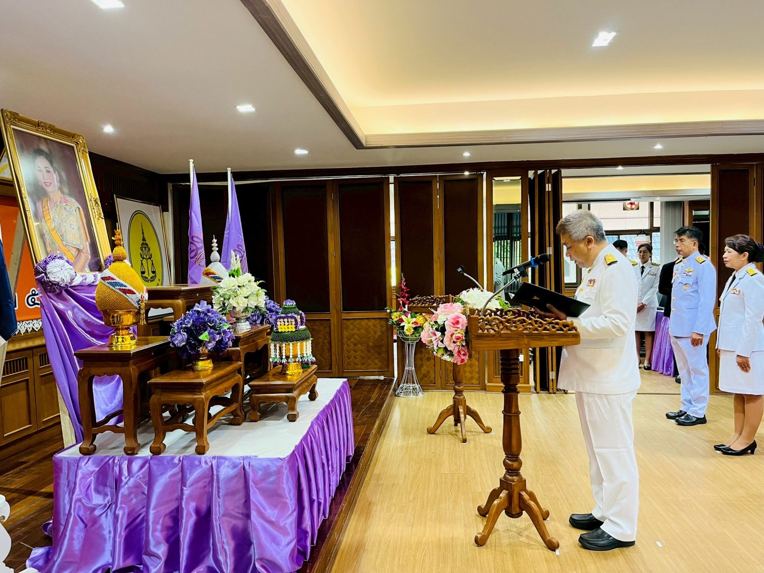 สำนักงานอัยการภาค ๕ จัดพิธีลงนามถวายพระพรชัยมงคล สมเด็จพระนางเจ้าฯ พระบรมราชินี