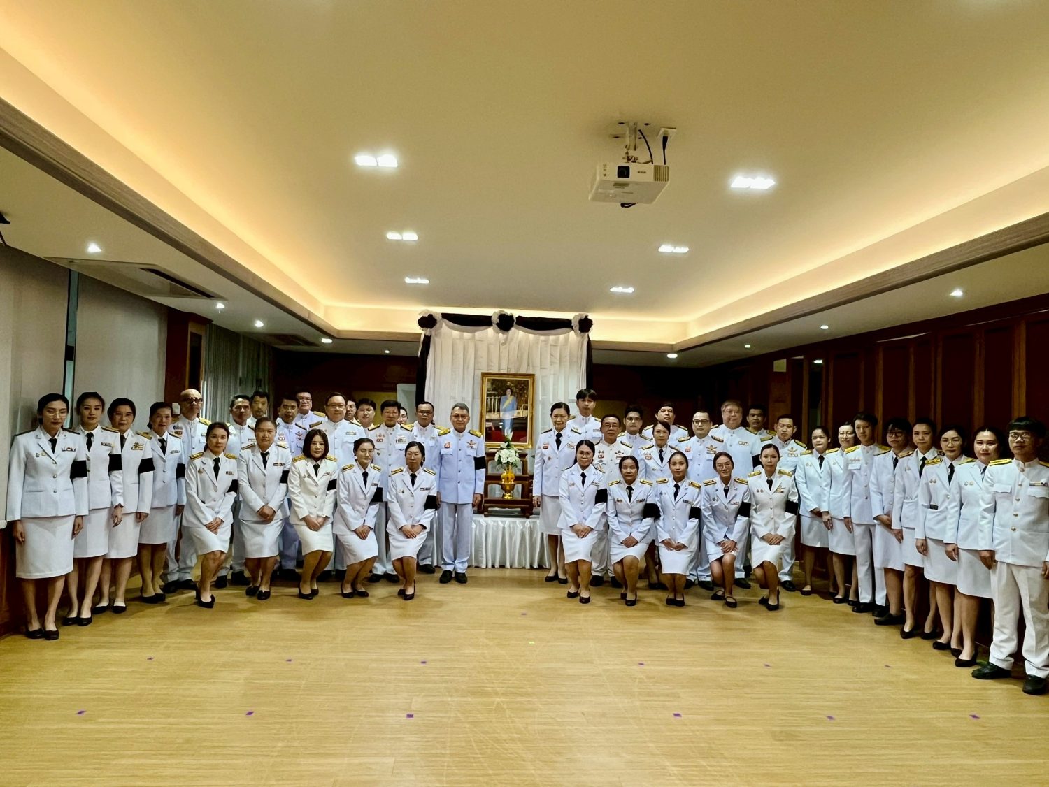 สำนักงานอัยการภาค ๕ จัดพิธีลงนามถวายความอาลัยสมเด็จพระนางเจ้าสิริกิติ์ พระบรมราชินีนาถ พระบรมราชชนนีพันปีหลวง