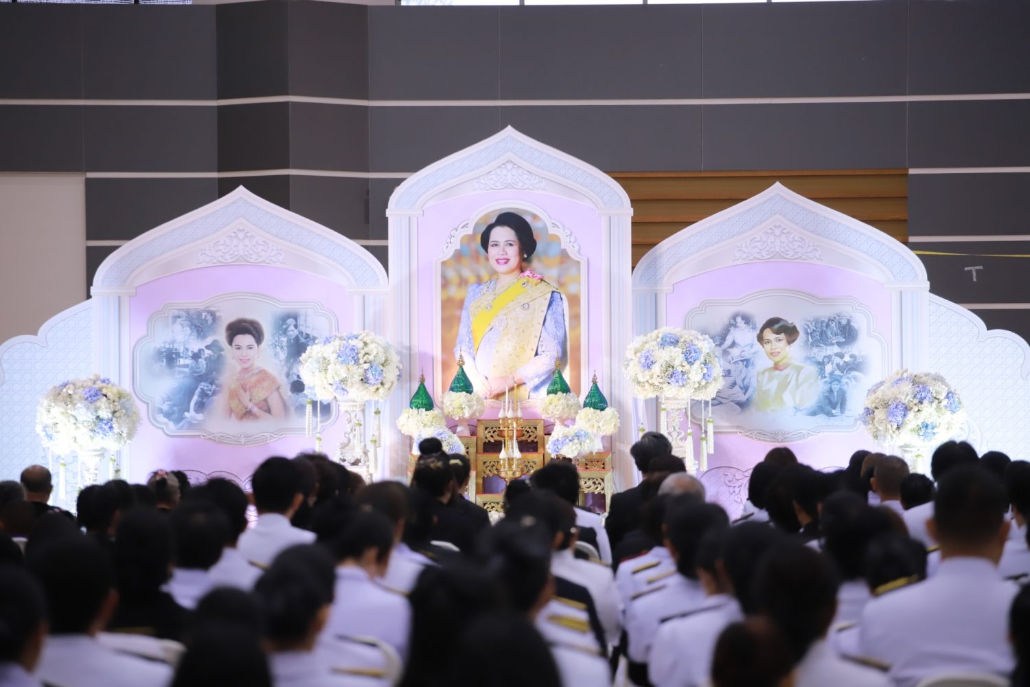 สำนักงานอัยการภาค ๕ มอบหมายผู้แทน ร่วมพิธีบำเพ็ญกุศลเพื่ออุทิศถวายเป็นพระราชกุศลแด่สมเด็จพระนางเจ้าสิริกิติ์ พระบรมราชินีนาถ พระบรมราชชนนีพันปีหลวง ในวาระครบ ๕๐ วัน (ปัญญาสมวาร) แห่งการสวรรคต