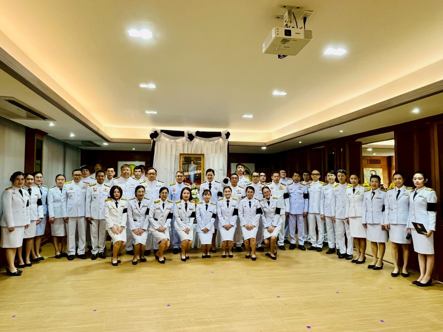 สำนักงานอัยการภาค ๕ จัดกิจกรรม “รวมพลังแห่งความภักดี” ในห้วงระยะเวลา ๑๐๐ วัน แห่งการสวรรคต